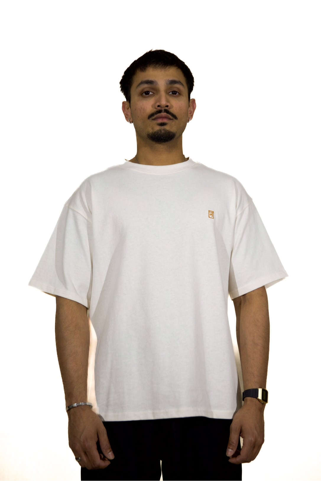 "RAJA" PRINTED & EMBROIDERED T-SHIRT