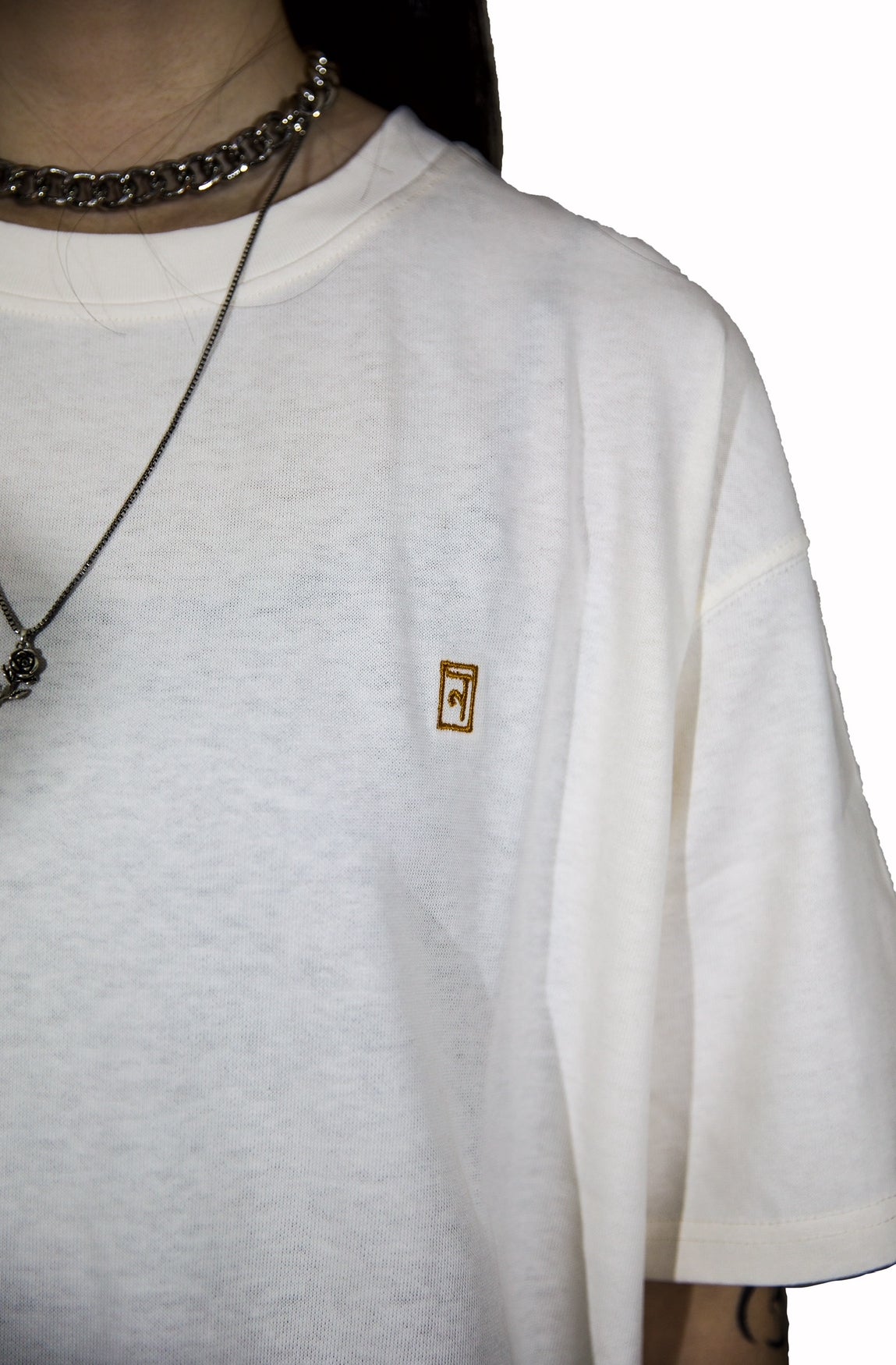 "RAJA" PRINTED & EMBROIDERED T-SHIRT