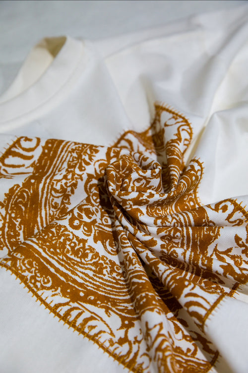 "RAJA" PRINTED & EMBROIDERED T-SHIRT